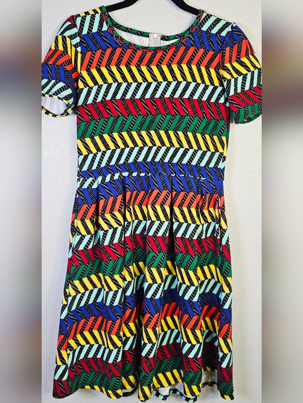 LuLaRoe Amelia Dress Medium Colorful Geometric Fit & Flare Pockets Zip Back
